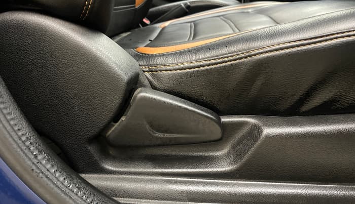 2017 Renault Kwid CLIMBER 1.0, Petrol, Manual, 51,063 km, Driver Side Adjustment Panel