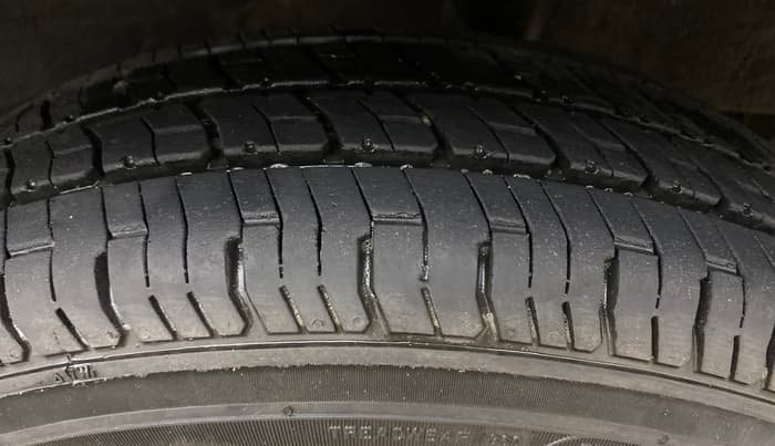 2017 Renault Kwid CLIMBER 1.0, Petrol, Manual, 51,063 km, Left Rear Tyre Tread