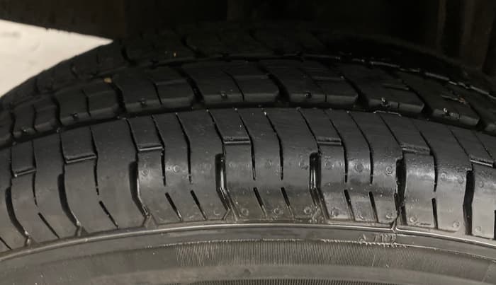 2017 Renault Kwid CLIMBER 1.0, Petrol, Manual, 51,063 km, Right Rear Tyre Tread