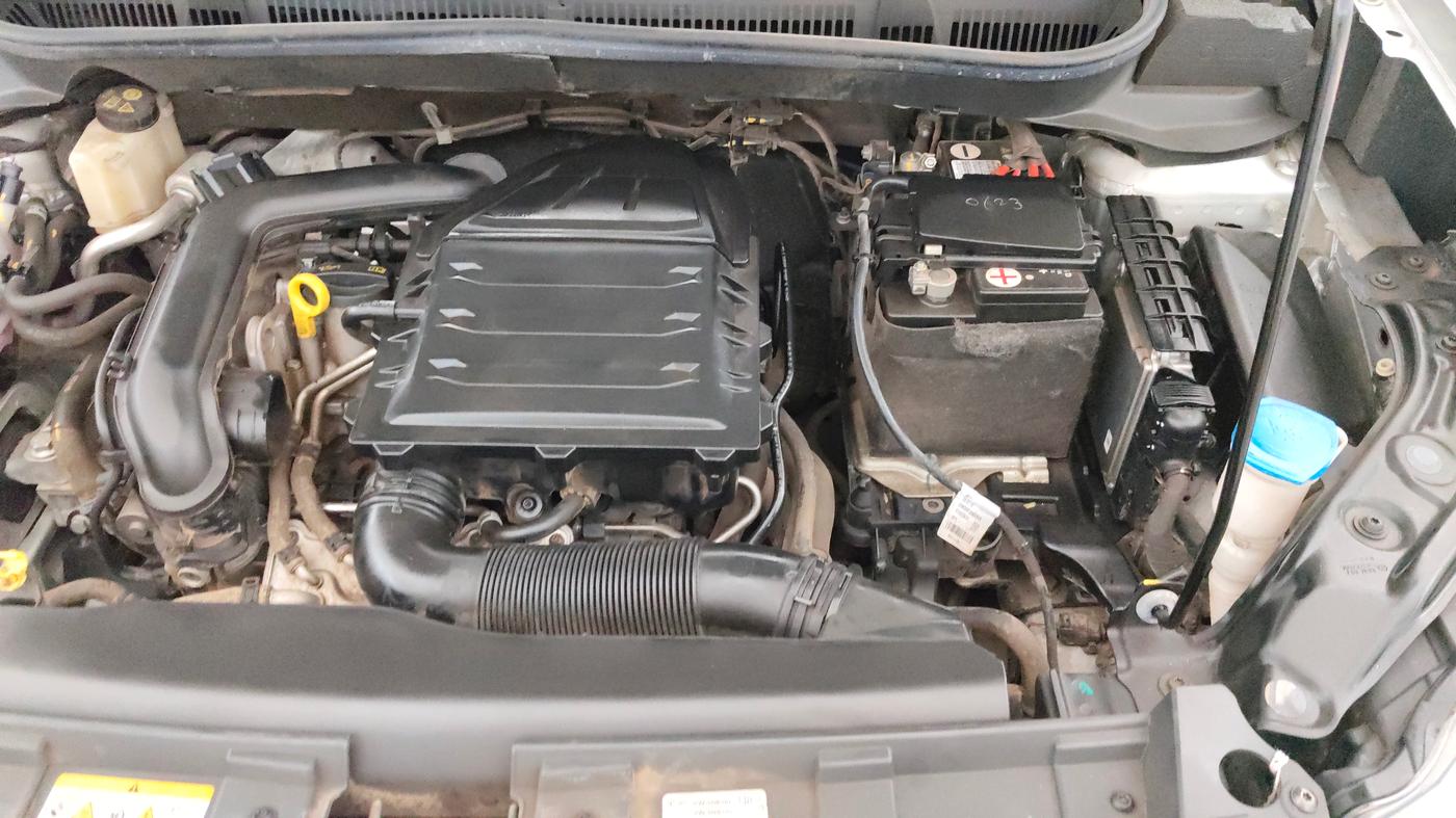 2023 Volkswagen TAIGUN HIGHLINE 1.0 TSI MT, Petrol, Manual, 25,337 km, Engine View - Left