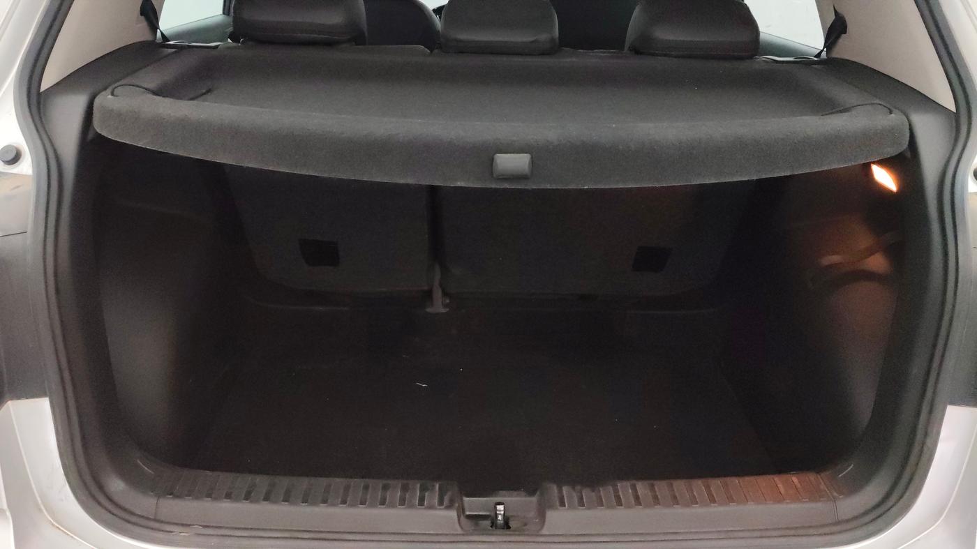 2023 Volkswagen TAIGUN HIGHLINE 1.0 TSI MT, Petrol, Manual, 25,337 km, Boot Inside