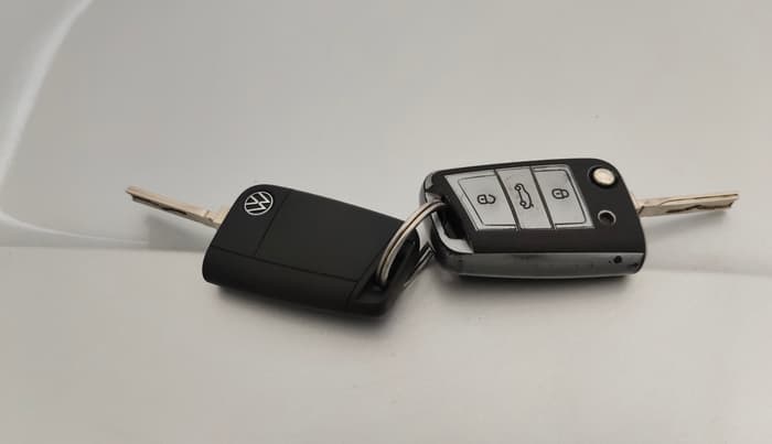 2023 Volkswagen TAIGUN HIGHLINE 1.0 TSI MT, Petrol, Manual, 25,301 km, Key Close Up