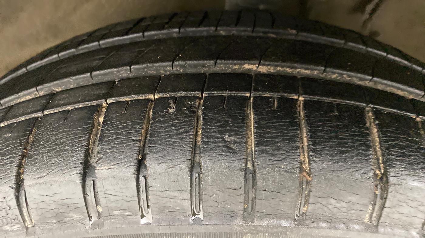 2012 Maruti Alto K10 VXI P, Petrol, Manual, 70,189 km, Left Front Tyre Tread