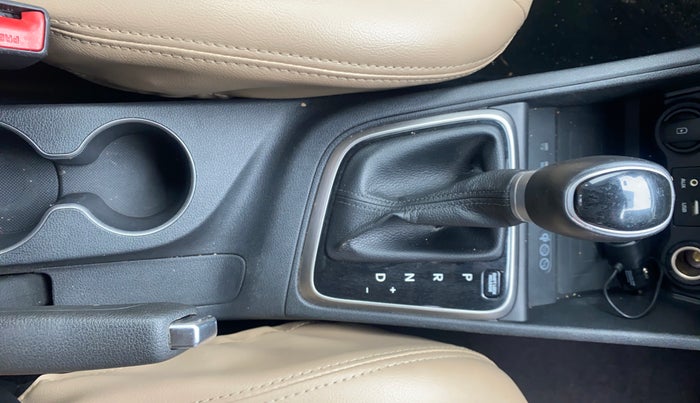 2019 Hyundai Verna 1.6 VTVT SX + AT, Petrol, Automatic, 40,950 km, Gear Lever