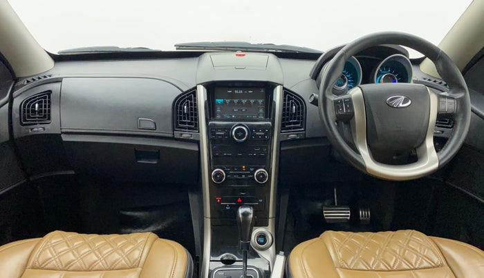 2019 Mahindra XUV500 W11 (O) AT, Diesel, Automatic, 1,23,925 km, Dashboard