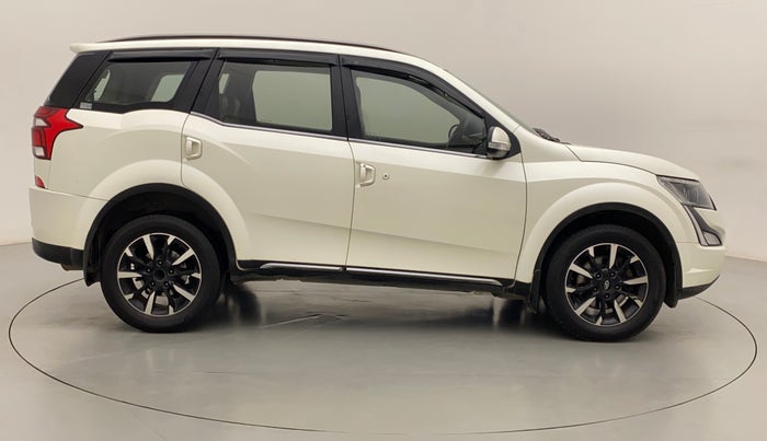 2019 Mahindra XUV500 W11 (O) AT, Diesel, Automatic, 1,23,925 km, Right Side View