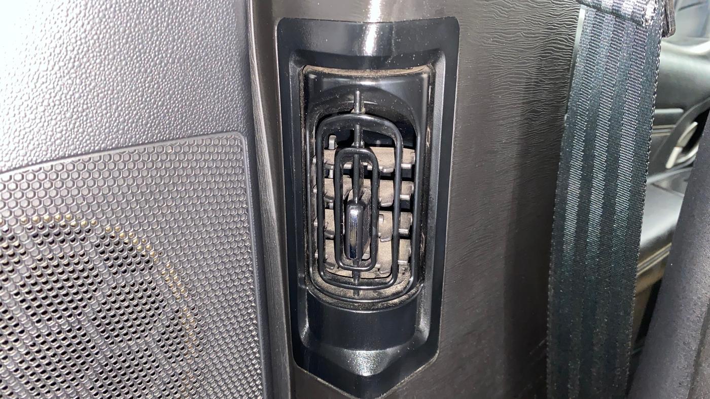 2019 Mahindra XUV500 W11 (O) AT, Diesel, Automatic, 1,23,925 km, Rear AC Vents