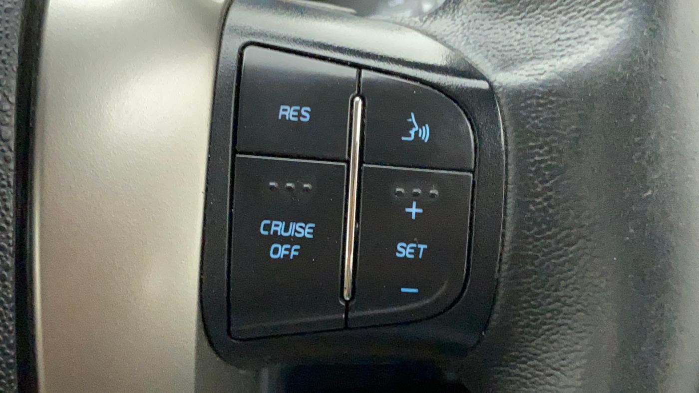 2019 Mahindra XUV500 W11 (O) AT, Diesel, Automatic, 1,23,925 km, Adaptive Cruise Control