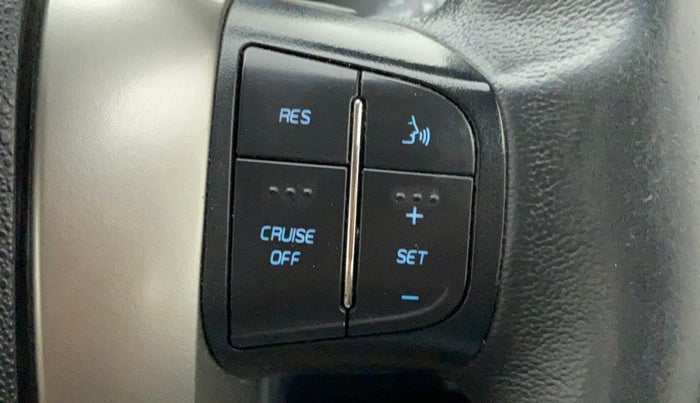 2019 Mahindra XUV500 W11 (O) AT, Diesel, Automatic, 1,23,925 km, Adaptive Cruise Control