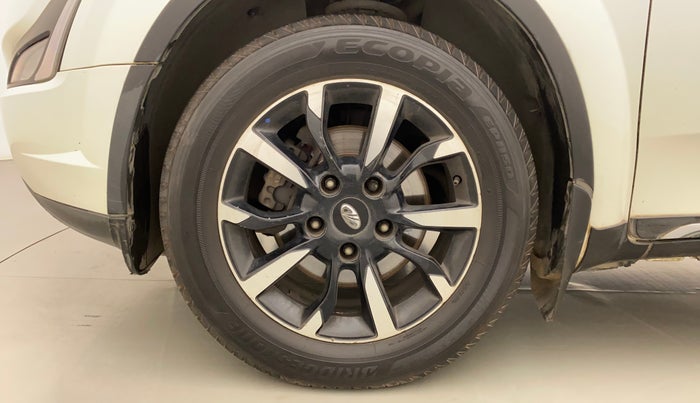 2019 Mahindra XUV500 W11 (O) AT, Diesel, Automatic, 1,23,925 km, Left Front Wheel