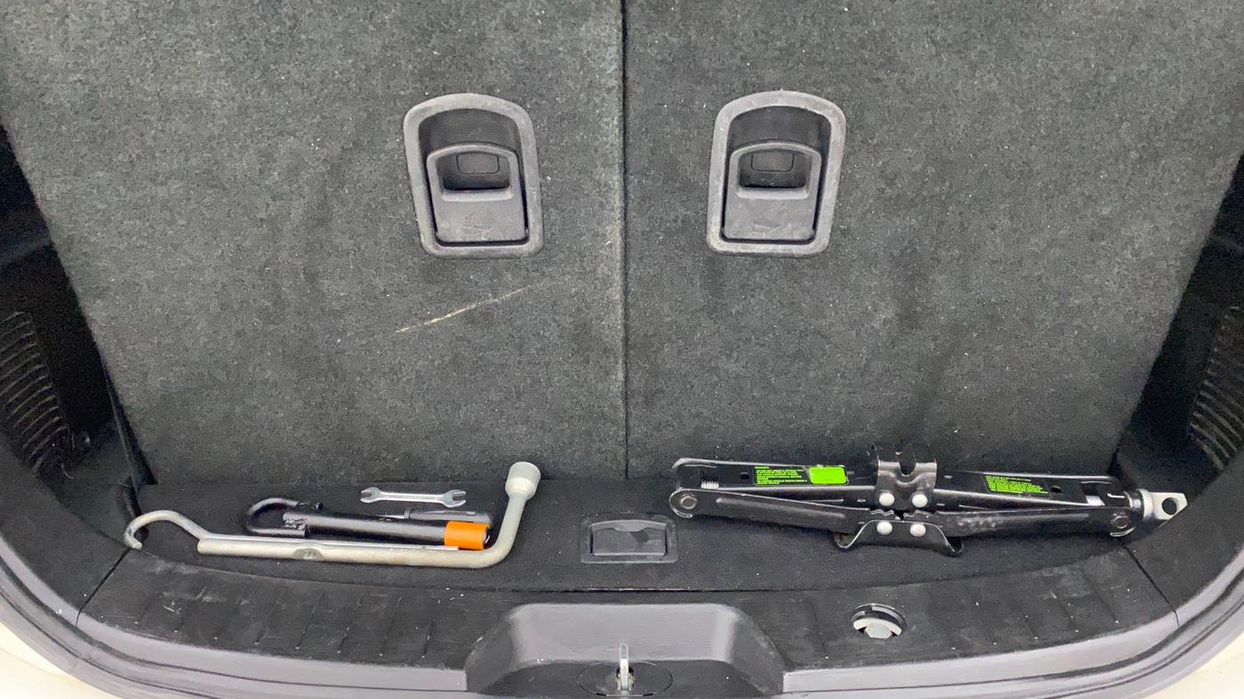 2019 Mahindra XUV500 W11 (O) AT, Diesel, Automatic, 1,23,925 km, Boot Inside