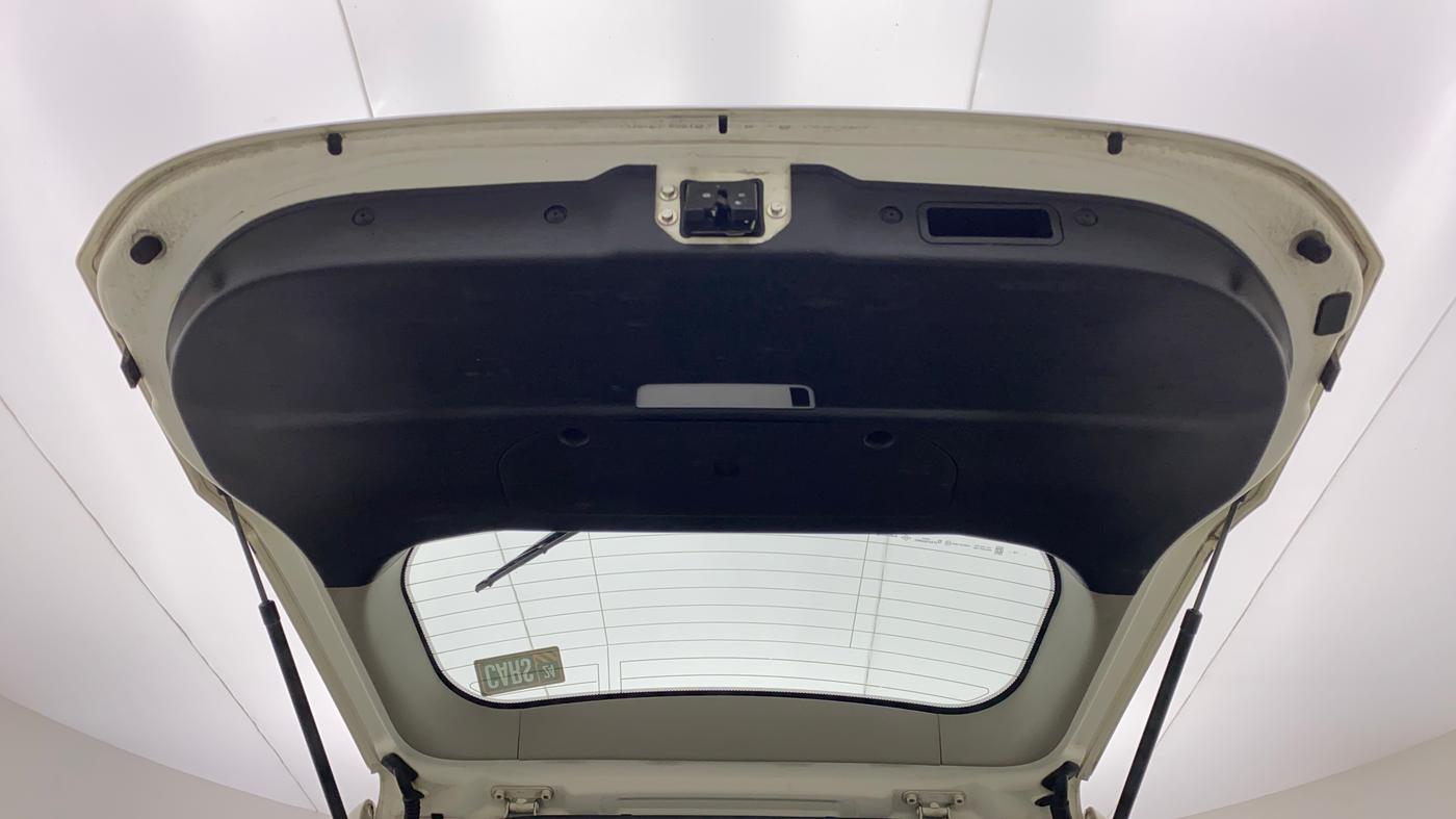 2019 Mahindra XUV500 W11 (O) AT, Diesel, Automatic, 1,23,925 km, Boot Door Open