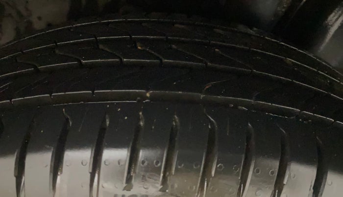 2015 Hyundai Elite i20 MAGNA 1.2, Petrol, Manual, 69,278 km, Left Rear Tyre Tread