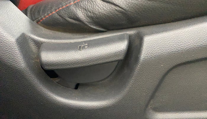 2015 Hyundai Elite i20 MAGNA 1.2, Petrol, Manual, 69,278 km, Driver Side Adjustment Panel