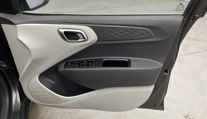 2020 Hyundai GRAND I10 NIOS SPORTZ AMT 1.2 KAPPA VTVT, Petrol, Automatic, 74,235 km, Driver Side Door Panels Control