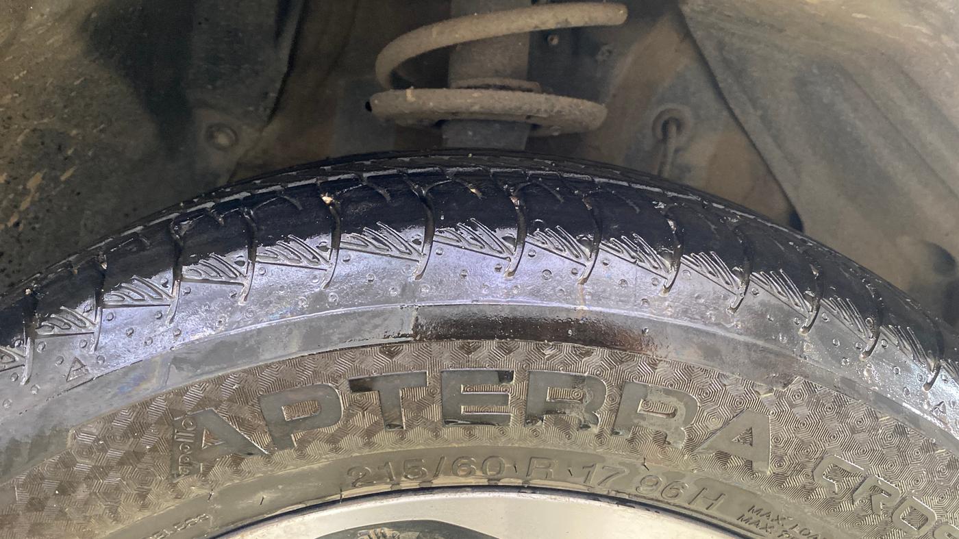 2023 Maruti Grand Vitara ALPHA SMART HYBRID AT, Petrol, Automatic, 35,836 km, Right Front Tyre Tread