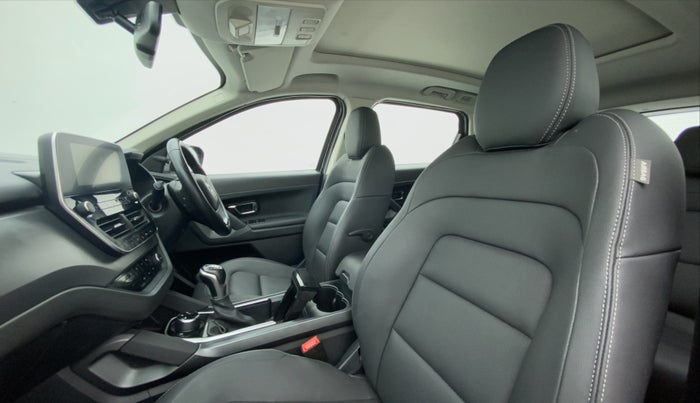 2021 Tata Harrier XZA+ DARK EDITION, Diesel, Automatic, 35,088 km, Right Side Front Door Cabin