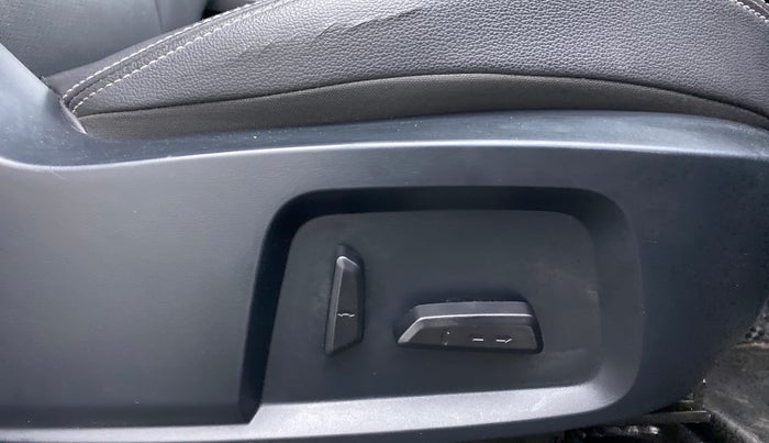 2021 Tata Harrier XZA+ DARK EDITION, Diesel, Automatic, 35,088 km, Driver Side Adjustment Panel