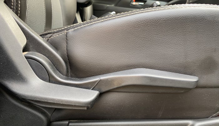 2021 Maruti XL6 ZETA MT, Petrol, Manual, 36,032 km, Driver Side Adjustment Panel