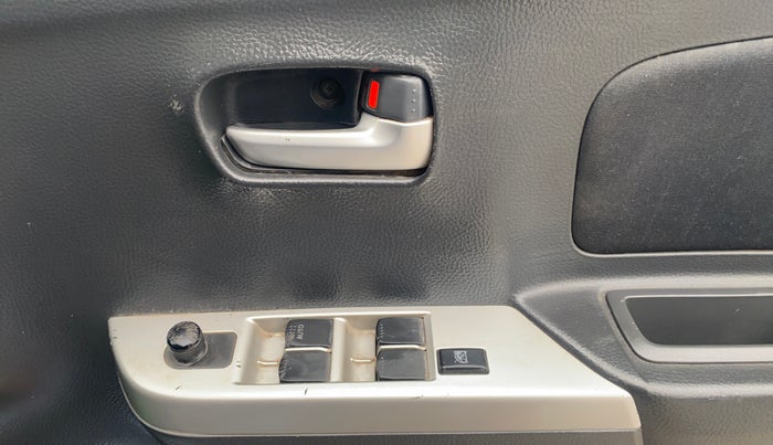 2012 Maruti Wagon R 1.0 VXI, Petrol, Manual, 95,606 km, Driver Side Door Panels Control