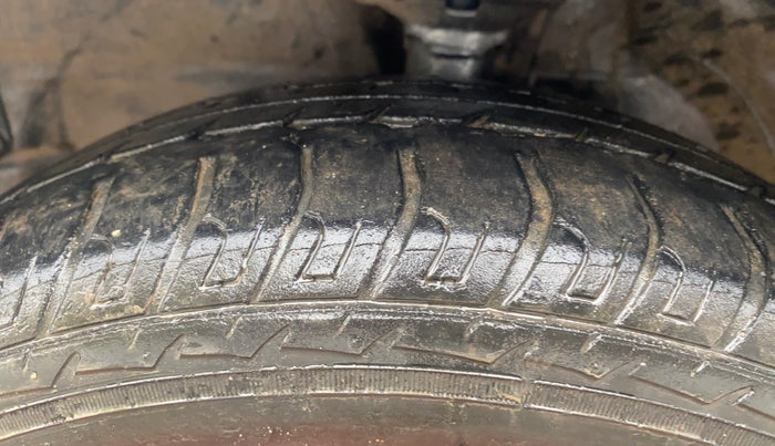 2012 Maruti Wagon R 1.0 VXI, Petrol, Manual, 95,606 km, Left Front Tyre Tread