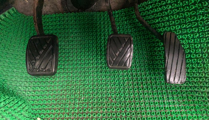 2012 Maruti Wagon R 1.0 VXI, Petrol, Manual, 95,606 km, Pedals