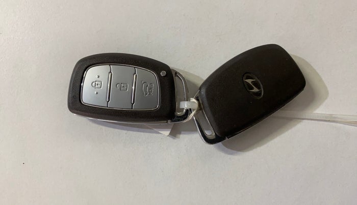 2017 Hyundai Elite i20 ASTA 1.2 (O), Petrol, Manual, 47,302 km, Key Close Up