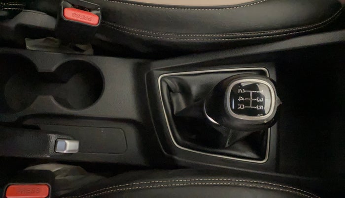 2017 Hyundai Elite i20 ASTA 1.2 (O), Petrol, Manual, 47,302 km, Gear Lever