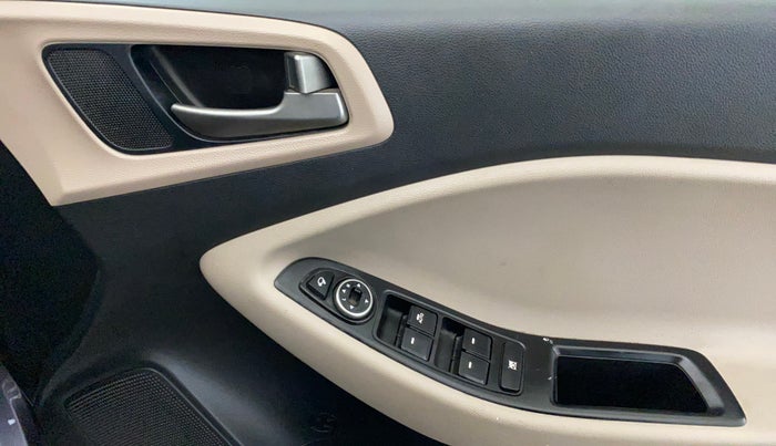 2017 Hyundai Elite i20 ASTA 1.2 (O), Petrol, Manual, 47,302 km, Driver Side Door Panels Control