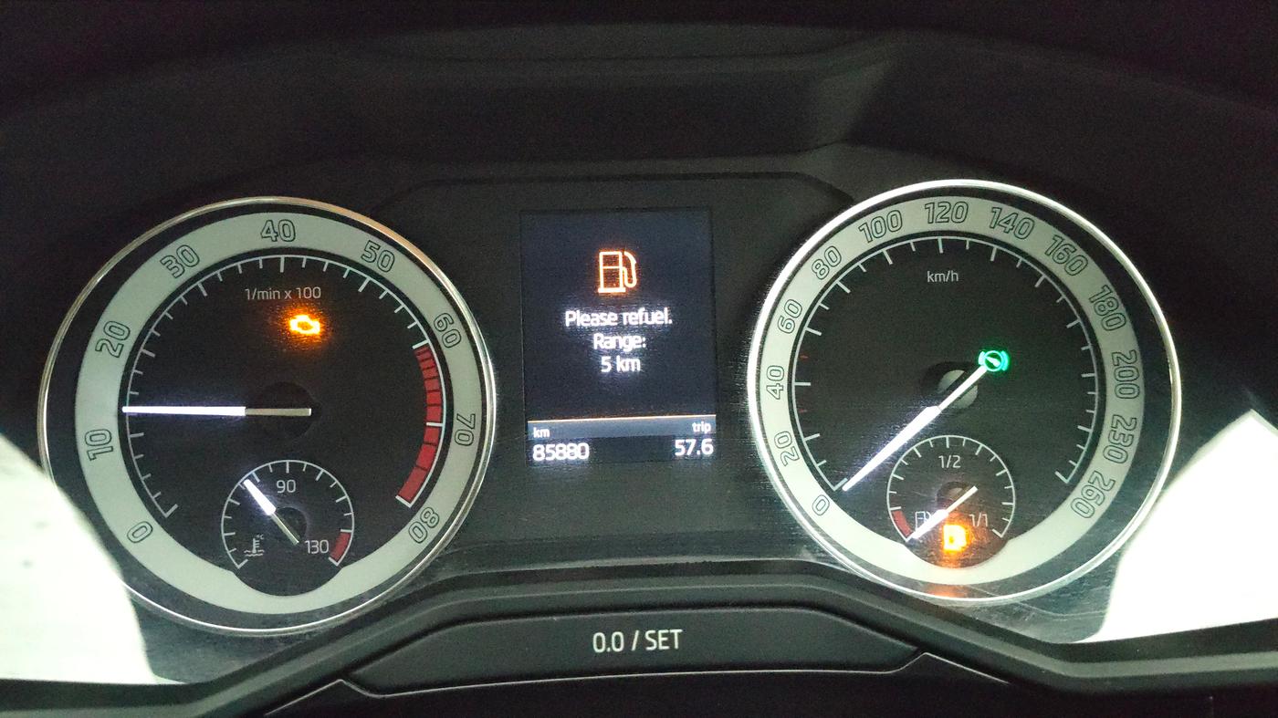 2018 Skoda Superb L&K 1.8 TSI AT, Petrol, Automatic, 85,897 km, Odometer Image
