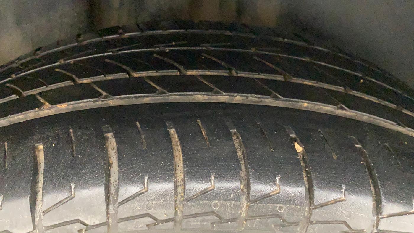 2018 Volkswagen Ameo HIGHLINE PLUS 1.5L AT 16 ALLOY, Diesel, Automatic, 90,794 km, Right Rear Tyre Tread
