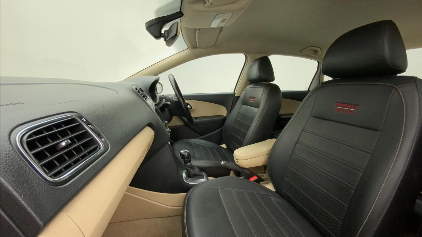 2018 Volkswagen Ameo HIGHLINE PLUS 1.5L AT 16 ALLOY, Diesel, Automatic, 90,794 km, Right Side Front Door Cabin