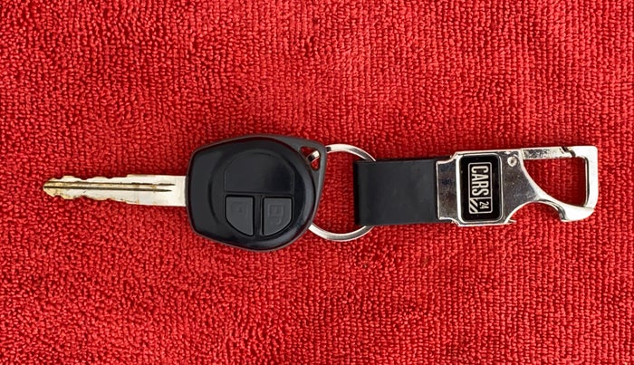 2016 Maruti Swift VDI OPT, Diesel, Manual, 72,491 km, Key Close Up