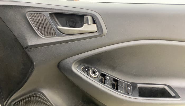 2015 Hyundai i20 Active 1.4 SX, Diesel, Manual, 91,393 km, Driver Side Door Panels Control