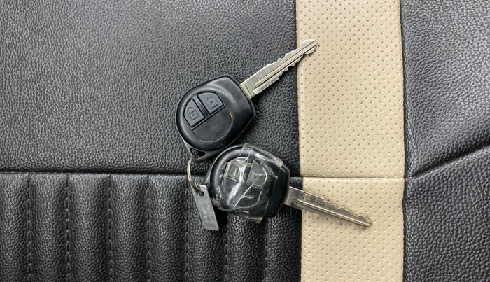 2017 Maruti Wagon R 1.0 VXI OPT, Petrol, Manual, 29,992 km, Key Close Up