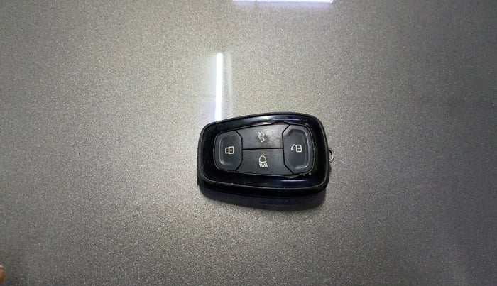 2019 Tata Harrier XZ 2.0L, Diesel, Manual, 78,709 km, Key Close Up