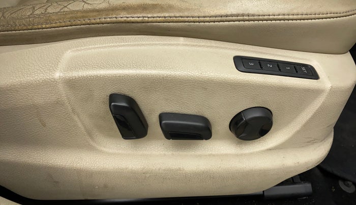 2015 Skoda Octavia ELEGANCE 1.8 TSI AT, Petrol, Automatic, 38,193 km, Driver Side Adjustment Panel