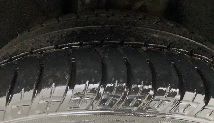 2015 Skoda Octavia ELEGANCE 1.8 TSI AT, Petrol, Automatic, 38,193 km, Right Rear Tyre Tread