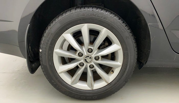 2015 Skoda Octavia ELEGANCE 1.8 TSI AT, Petrol, Automatic, 38,193 km, Right Rear Wheel