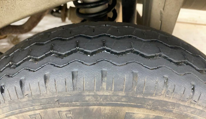 2018 Maruti Eeco 5 STR WITH A/C+HTR, Petrol, Manual, 36,755 km, Left Rear Tyre Tread