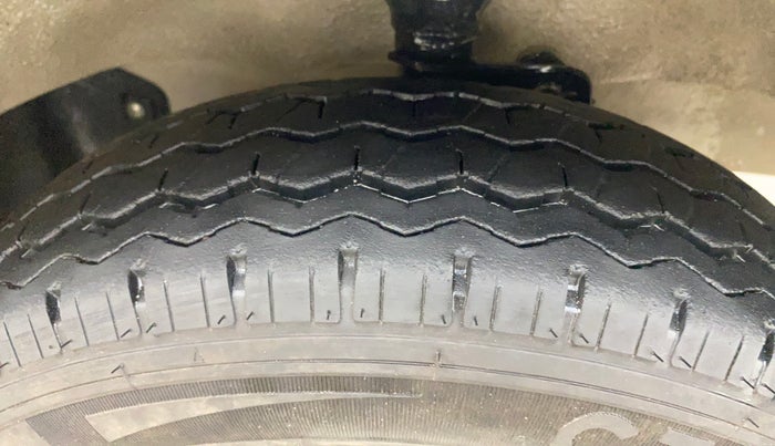 2018 Maruti Eeco 5 STR WITH A/C+HTR, Petrol, Manual, 36,755 km, Right Front Tyre Tread