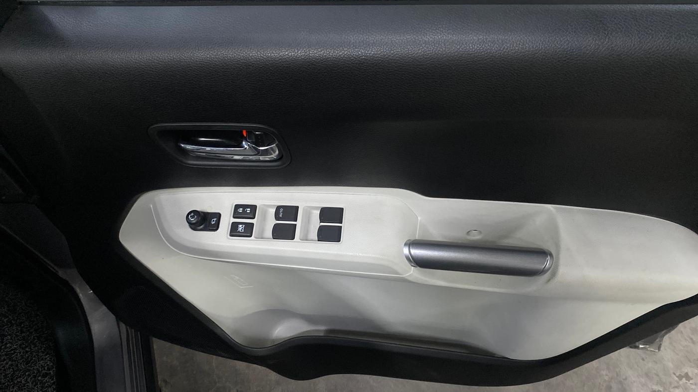 2025 Maruti IGNIS ZETA 1.2 AMT, Petrol, Automatic, 2,714 km, Driver Side Door Panels Control