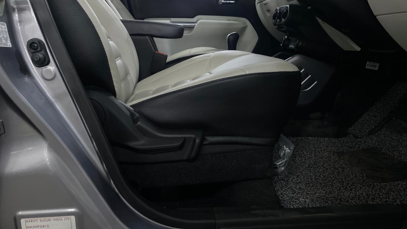 2025 Maruti IGNIS ZETA 1.2 AMT, Petrol, Automatic, 2,714 km, Driver Side Adjustment Panel