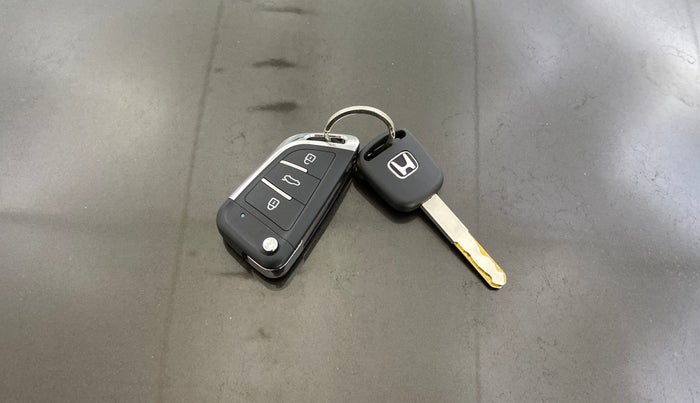 2021 Honda Amaze 1.2L I-VTEC S, Petrol, Manual, 50,614 km, Key Close Up