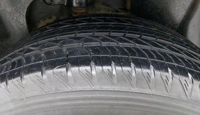2021 Tata Harrier XMA 2.0L KRYOTEC, Diesel, Automatic, 27,397 km, Left Rear Tyre Tread