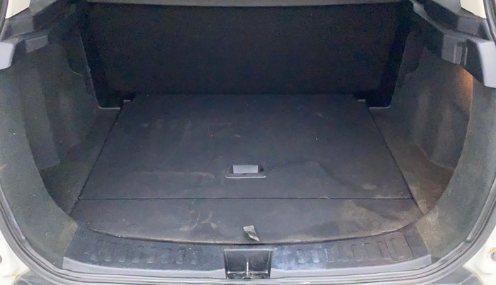 2021 Tata Harrier XMA 2.0L KRYOTEC, Diesel, Automatic, 27,397 km, Boot Inside