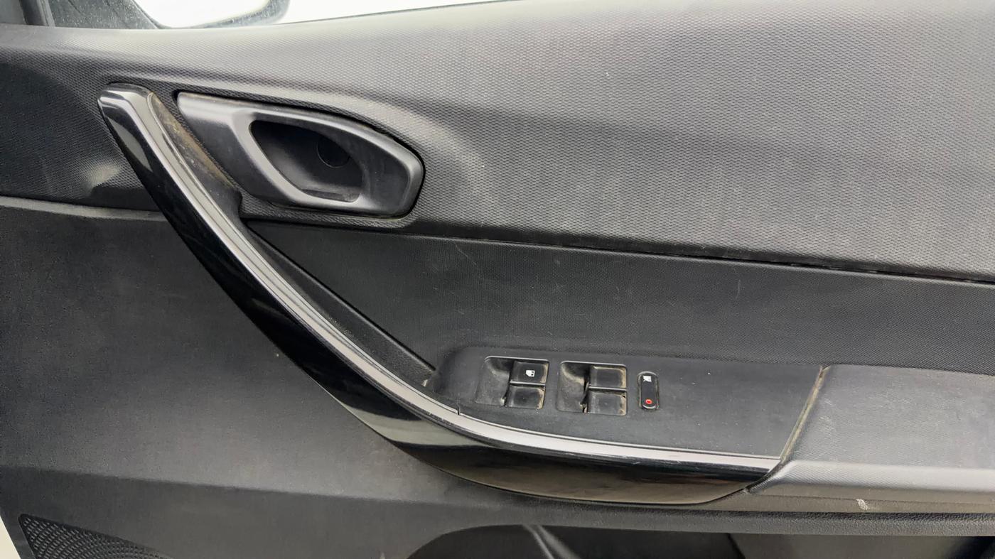 2019 Tata TIAGO NRG PETROL, Petrol, Manual, 44,231 km, Driver Side Door Panels Control