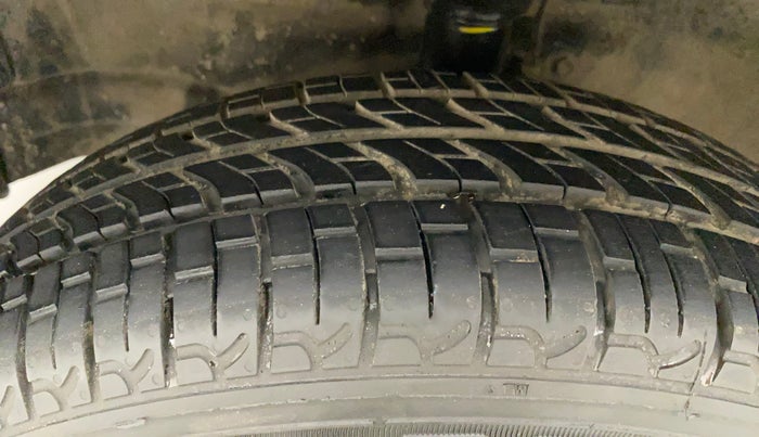 2013 Maruti Wagon R 1.0 VXI, Petrol, Manual, 50,946 km, Left Front Tyre Tread