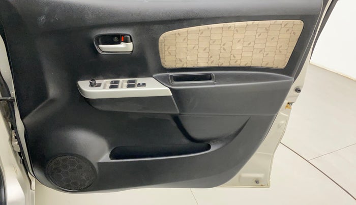 2013 Maruti Wagon R 1.0 VXI, Petrol, Manual, 50,946 km, Driver Side Door Panels Control