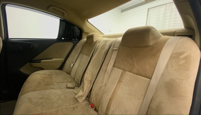2016 Honda City 1.5L I-DTEC SV, Diesel, Manual, 1,22,968 km, Right Side Rear Door Cabin